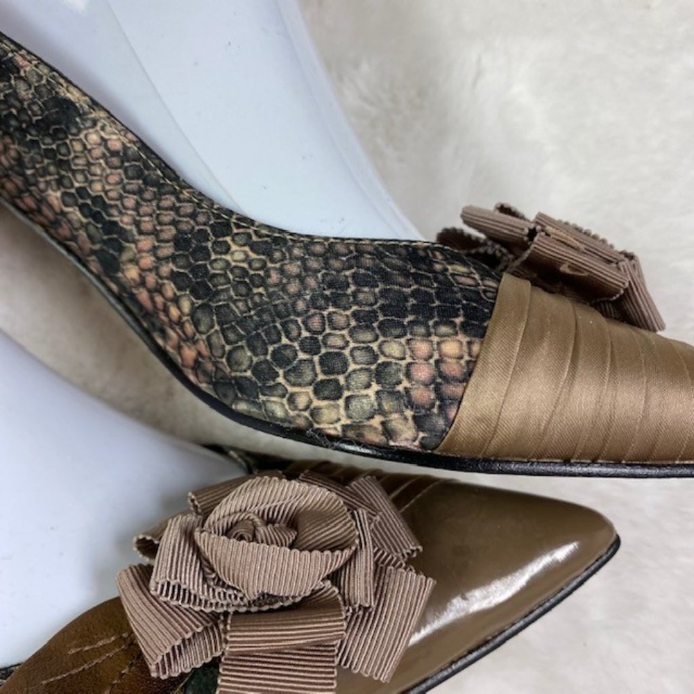 Beverly Feldman VINTAGE Patent Faux Snakeskin Rosette Slingback Heels, size 8.5 - Picture 9 of 16